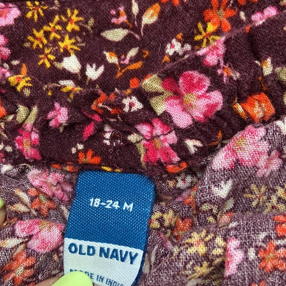 Turtleneck Flower Set - Picture 2 of 3